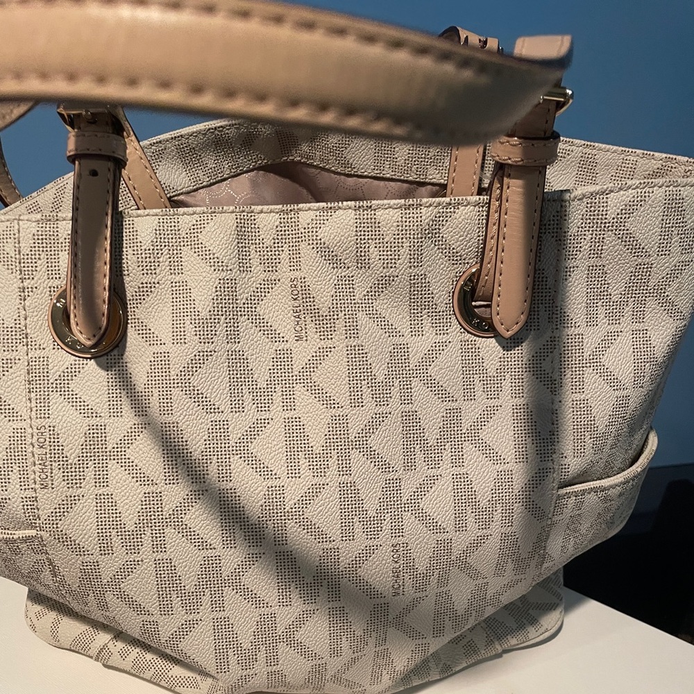 Michael kors tote